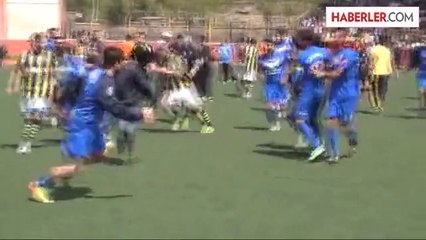 Bitlis'te Amatör Maçta Çıkan Kavgada 3 Futbolcu Yaralandı