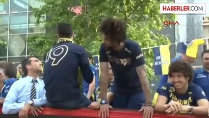 Fenerbahçe'nin Şampiyonluk Turu Başladı