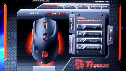 Demonstrating the Tt eSPORTS software and mouse