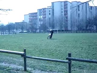 Pilote en cross à la Reynerie à Toulouse