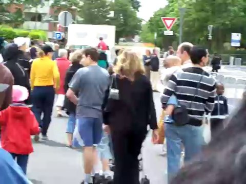 Destruction du bâtiment Cornouaille à la cité Beauval de Meaux (77)