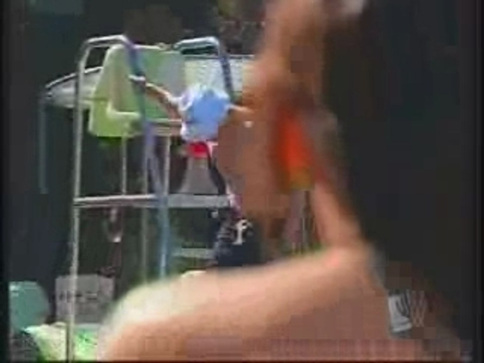 Pegadinha - guarda-vidas indo banheiro