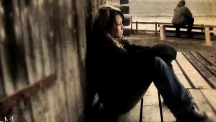 pencereden kar geliyor