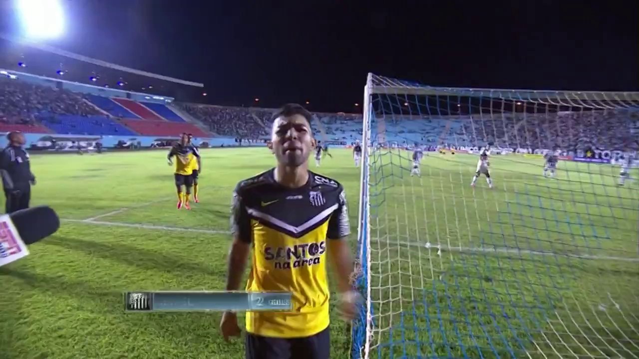 Santos derrota o Figueirense  e vence a primeira