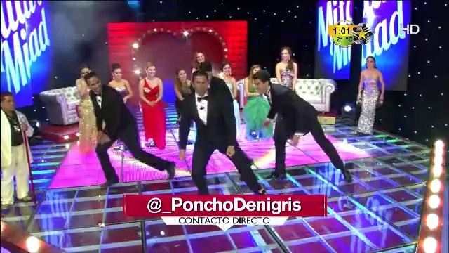 En Mitad y Mitad todos bailando