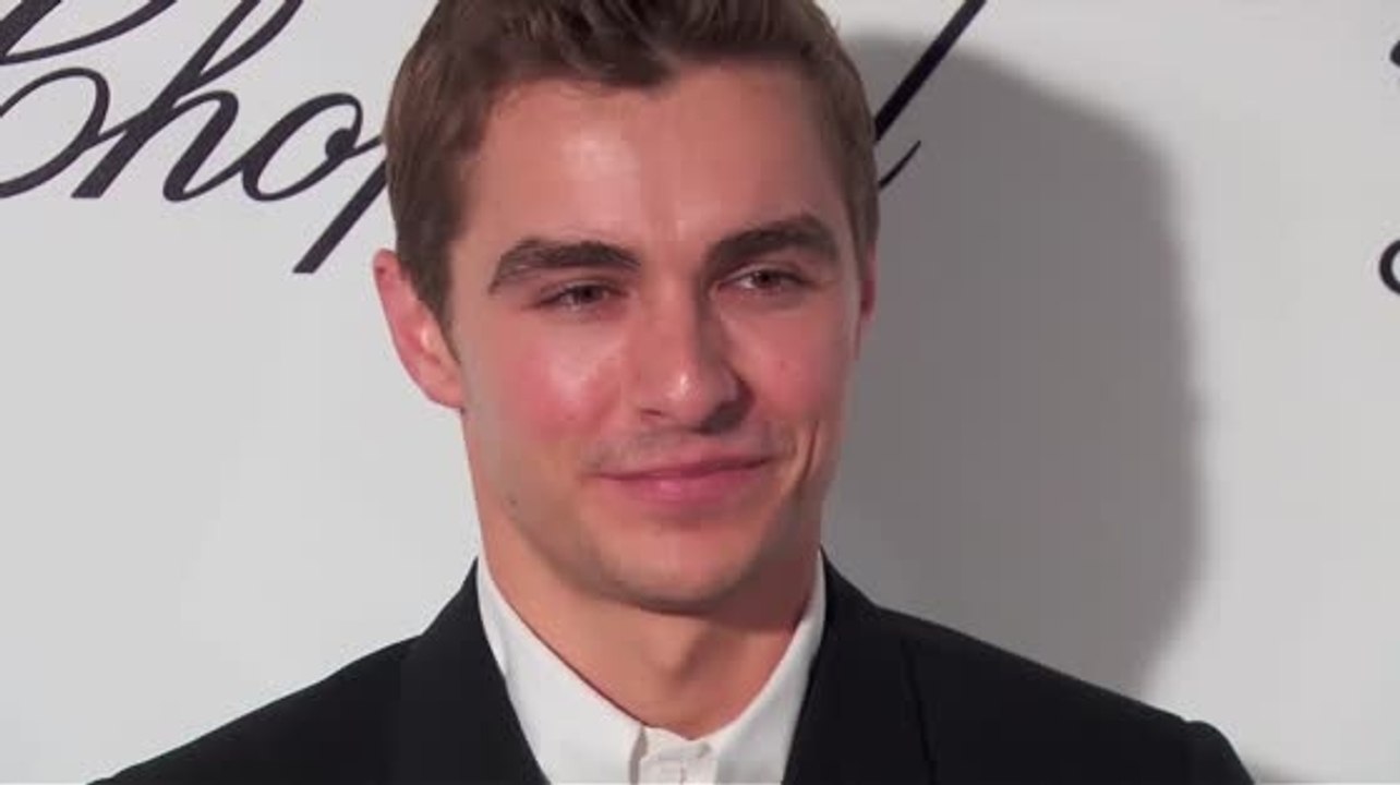 Dave Franco spricht über seine erste, 'nervenaufreibende' Sexszene am Set