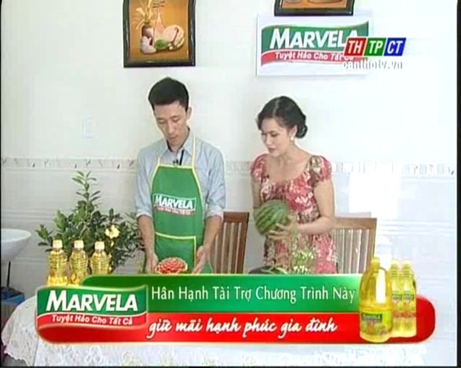 Vào bếp cùng khán giả- Tỉa hoa dưa hấu