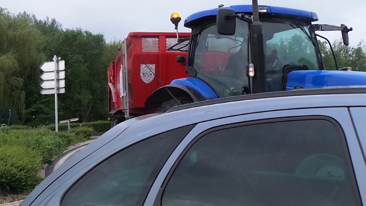 Bierne: manifestation des parents d'élèves de l'école Joseph Leprêtre.