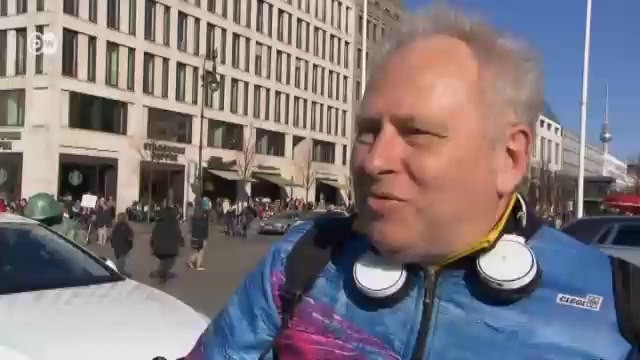 فولكس فاغن الكهربائية إي غولف | عالم السرعة