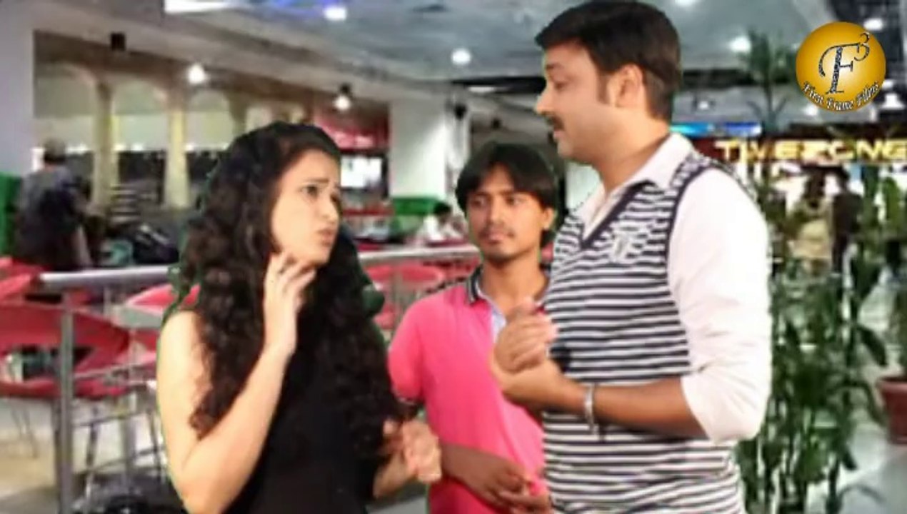 Hritik Roshan Has 6 Fingers