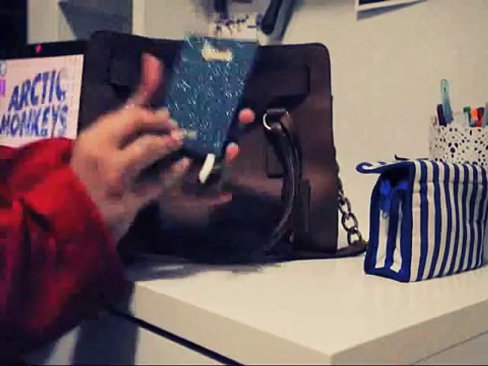 What_s in my Bag_ ماذا يوجد في شنطتي