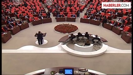 AKP'li Özdağ: Başörtülü Kızların Erkeklerin Omuzlarında Oturmalarını Utanarak İzledim