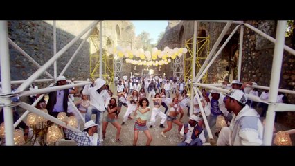 Whistle Baja - (Heropanti) - MegaMasti.In