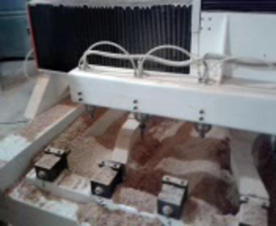 CNC 3 EKSEN 8 KAFA OTOMOTİK  AHŞAP OYMA MAKİNASI SATILIK