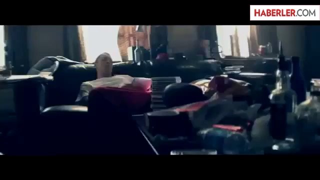 Eminem Yeni Klibi ile Annesinden Özür Diledi