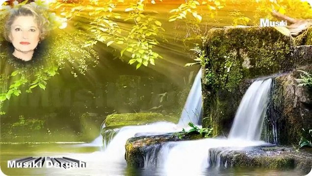 Ayşe Taş ♫ Baharda bu yıl bir melâl var hüzün gibi.HD