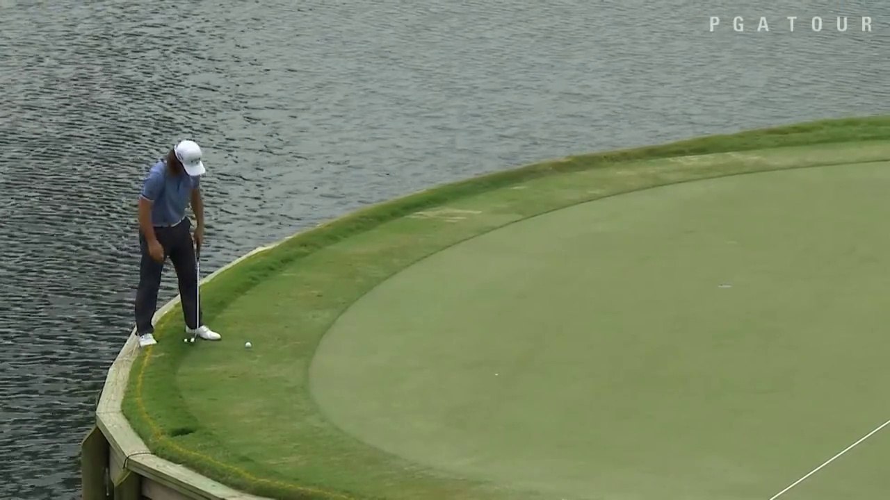 Worst Golf Player ever... 2 horrible shots during PGA Tour!