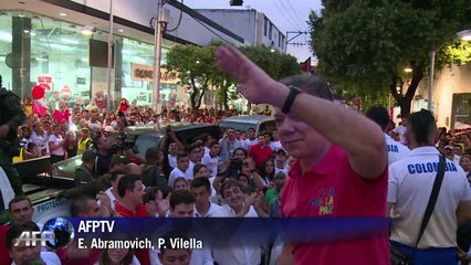 Santos denuncia “campaña” contra diálogos