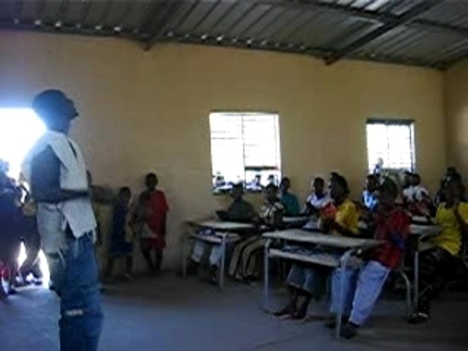 Souleymane Diamanka Jonglerie à l'école de Same Kanta