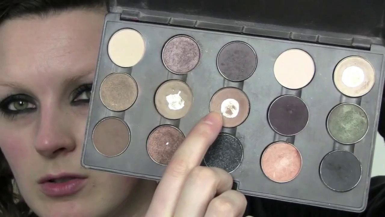 KATE HUDSON WINGED EYESHADOW