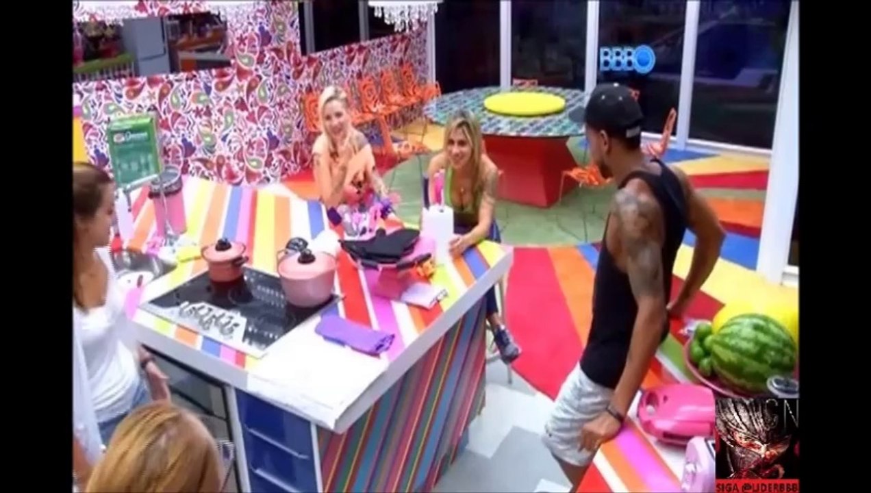 Clara falando como Vanessa chegou nela
