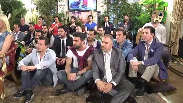 Kadınlara dünyayı cehenneme çeviren bir ülkeyi Allah yıkar.