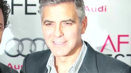 Finde heraus, wie George Clooney seine Verlobte eroberte