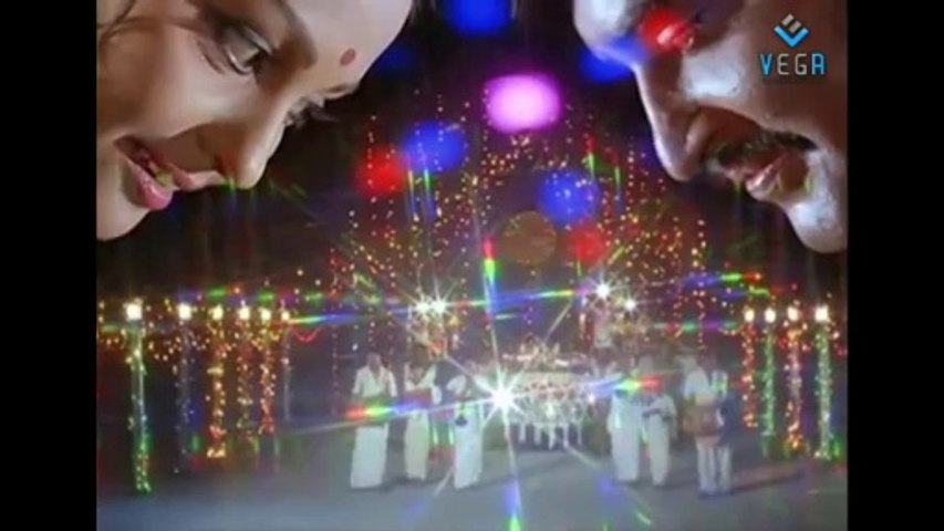 Aarilirundhu Arupadhu Varai Movie Songs - Kanmaniye Kadhal Enbhadhu Song