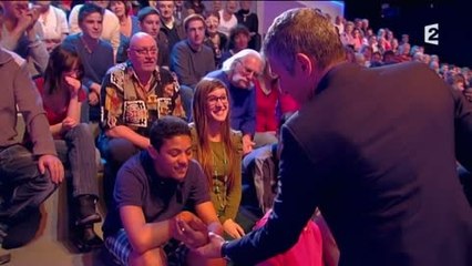 TLMVPSP : Nagui remarque un spectateur revenant des toilettes