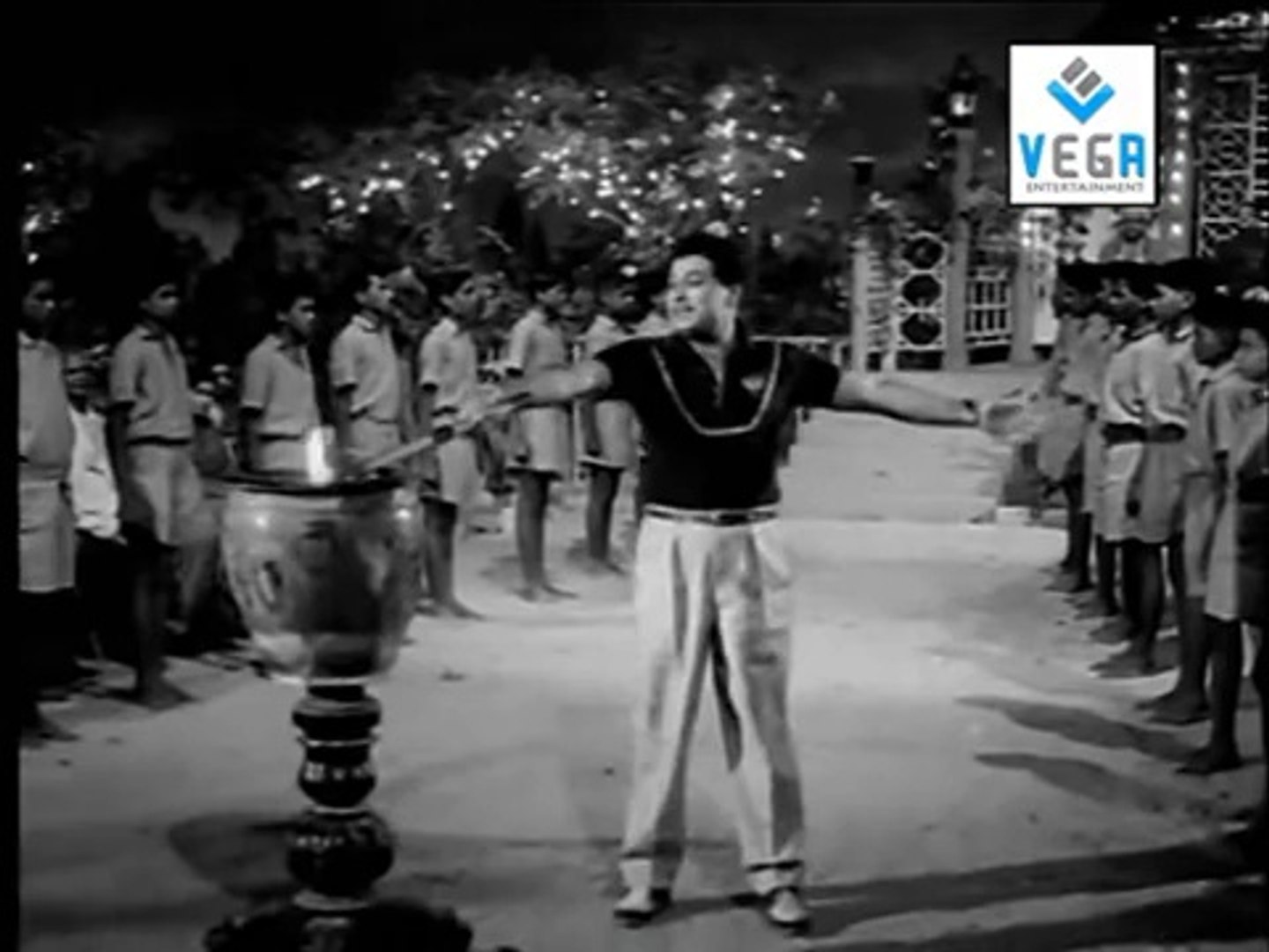 ⁣Anandha Jyothi Movie Songs - Oru Thai Makkal Song