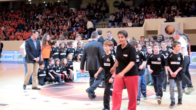 Remise du kit Kinder+Sport à l’Ecole Française de MiniBasket du CJM Bourges Basket