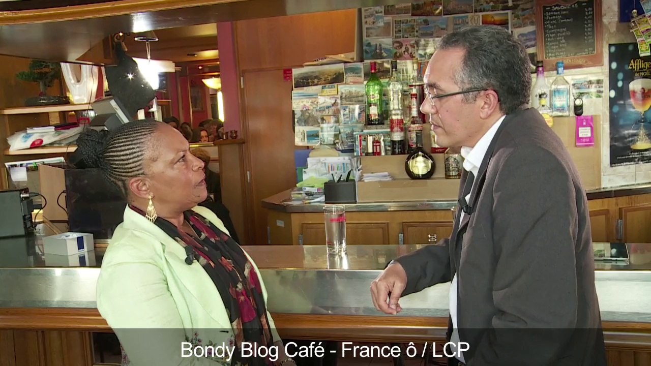 Jeter l'éponge ? "Je ne leur ferai jamais ce cadeau-là", répond Christiane Taubira dans le Bondy Blog Café sur France Ô