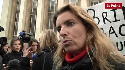 À Paris, des femmes célèbres défilent pour les nigérianes enlevées