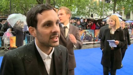 Dynamo on teaching One Direction magic tricks