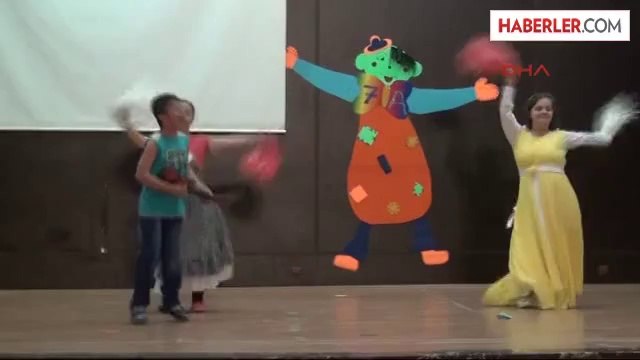 Adıyaman'da İstiklal Marşı İşaret Diliyle Okundu