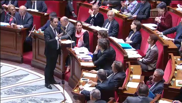[ARCHIVE] Rythmes scolaires : réponse de Benoît Hamon au député Dino Cinieri lors des questions au Gouvernement à l'Assemblée nationale, le 13 mai 2014