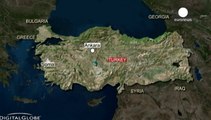 Al menos 200 mineros atrapados por el derrumbe en una mina en Turquía