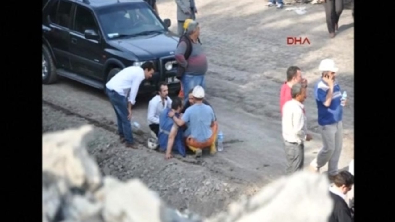 Four dead, hundreds feared trapped in Turkish mine explosion