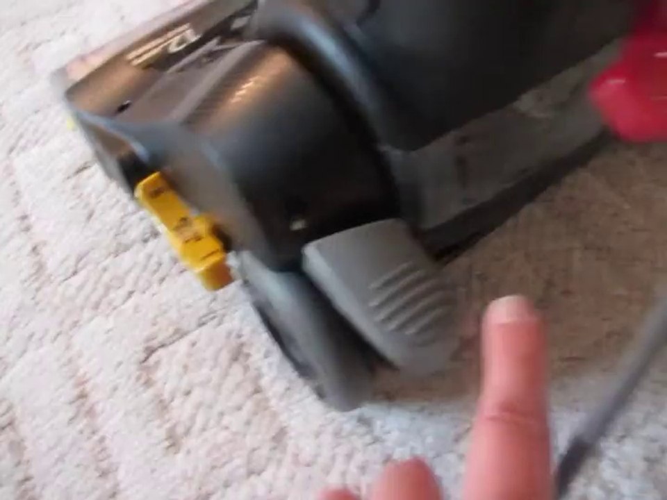 Eureka MyVac All Floors Rewind Pet w Airspeed Technology Review