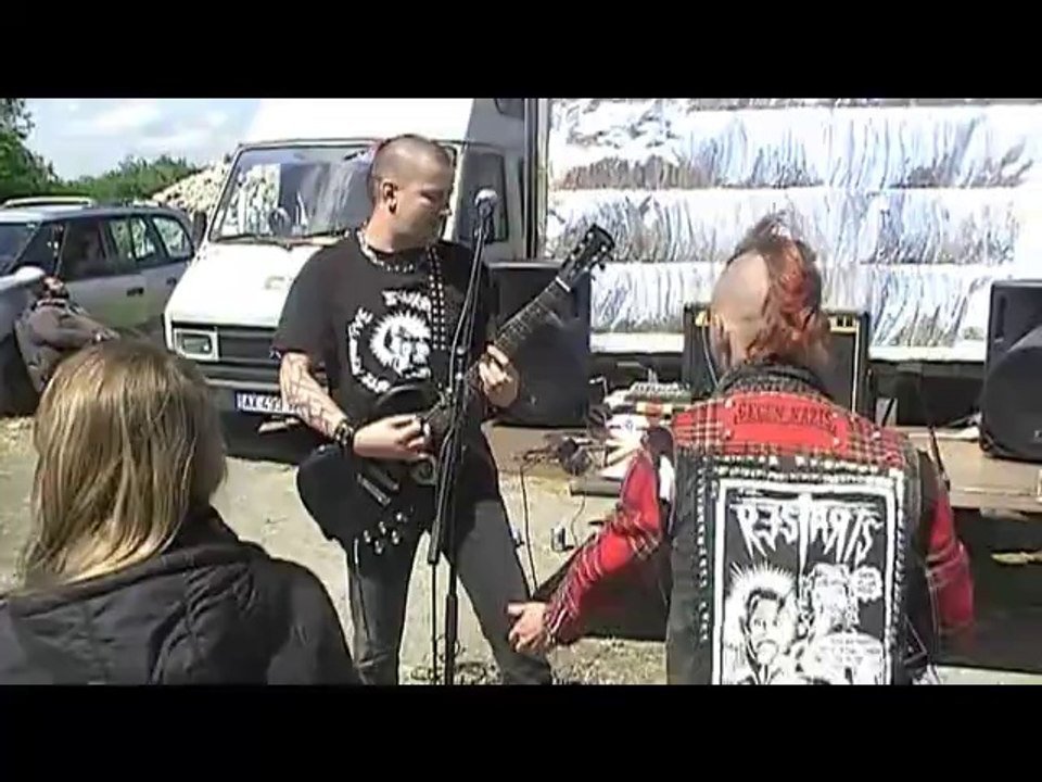 Les Nenfants Perdus, en concert off au zikenstock #11, le 03 mai 2014.