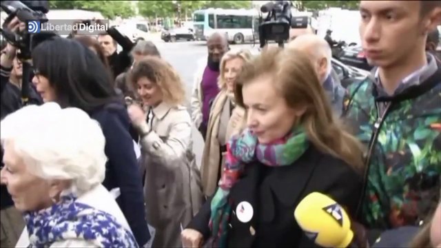 Carla Bruni y Valérie Trierweiler, juntas por una buena causa