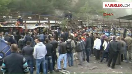 Maden İşçilerinin Yakınları Geceyi Uykusuz Geçirdi