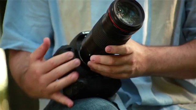 Photive Battery Grip for Canon EOS Rebel T5i, T4i, T3i, T2i - Amazon TV Commercial