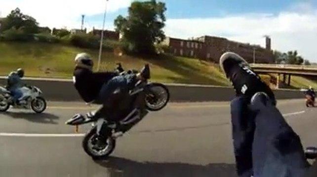 Bu adamlar çıldırmış)