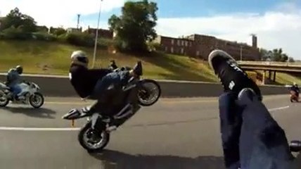 Bu adamlar çıldırmış)