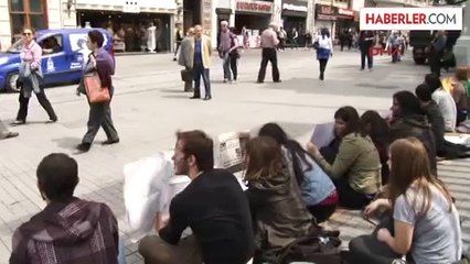 Galatasaray Lisesinde Kömürlü Oturma Eylemi