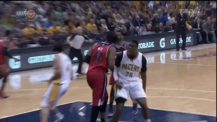 Ian Mahinmi dunk sur Nene