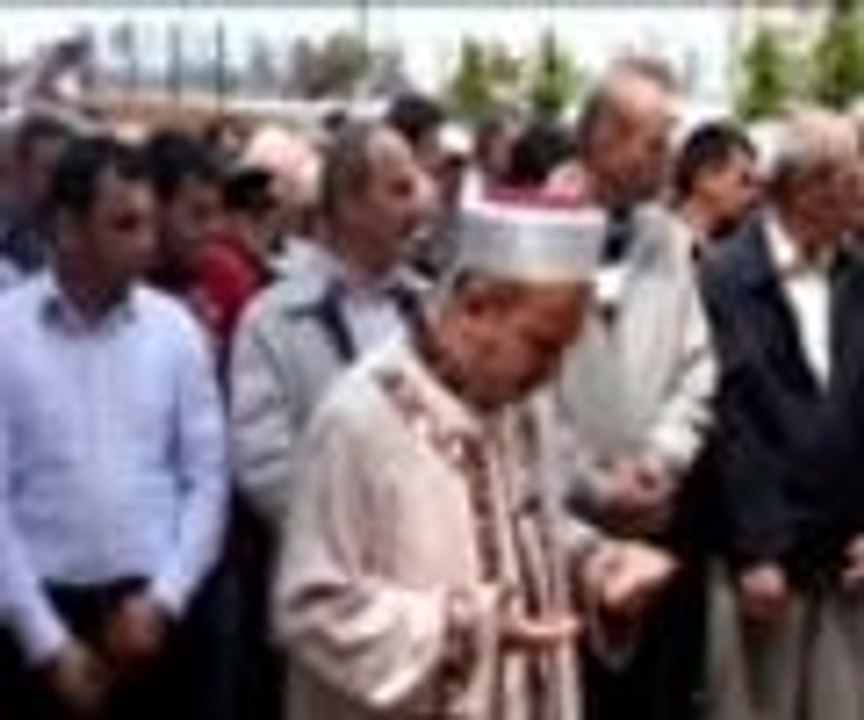 Hayatını kaybedenler için gıyabi cenaze namazı kılındı