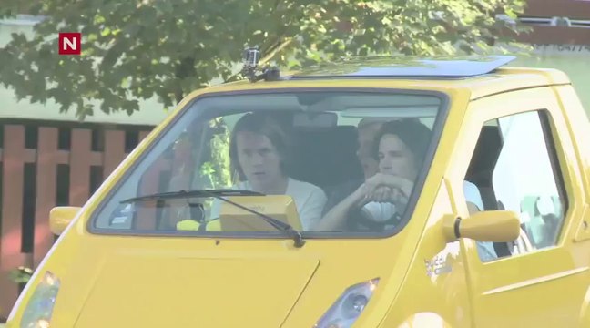 Isto é o que acontece quando se põe uma buzina de comboio num carro pequeno