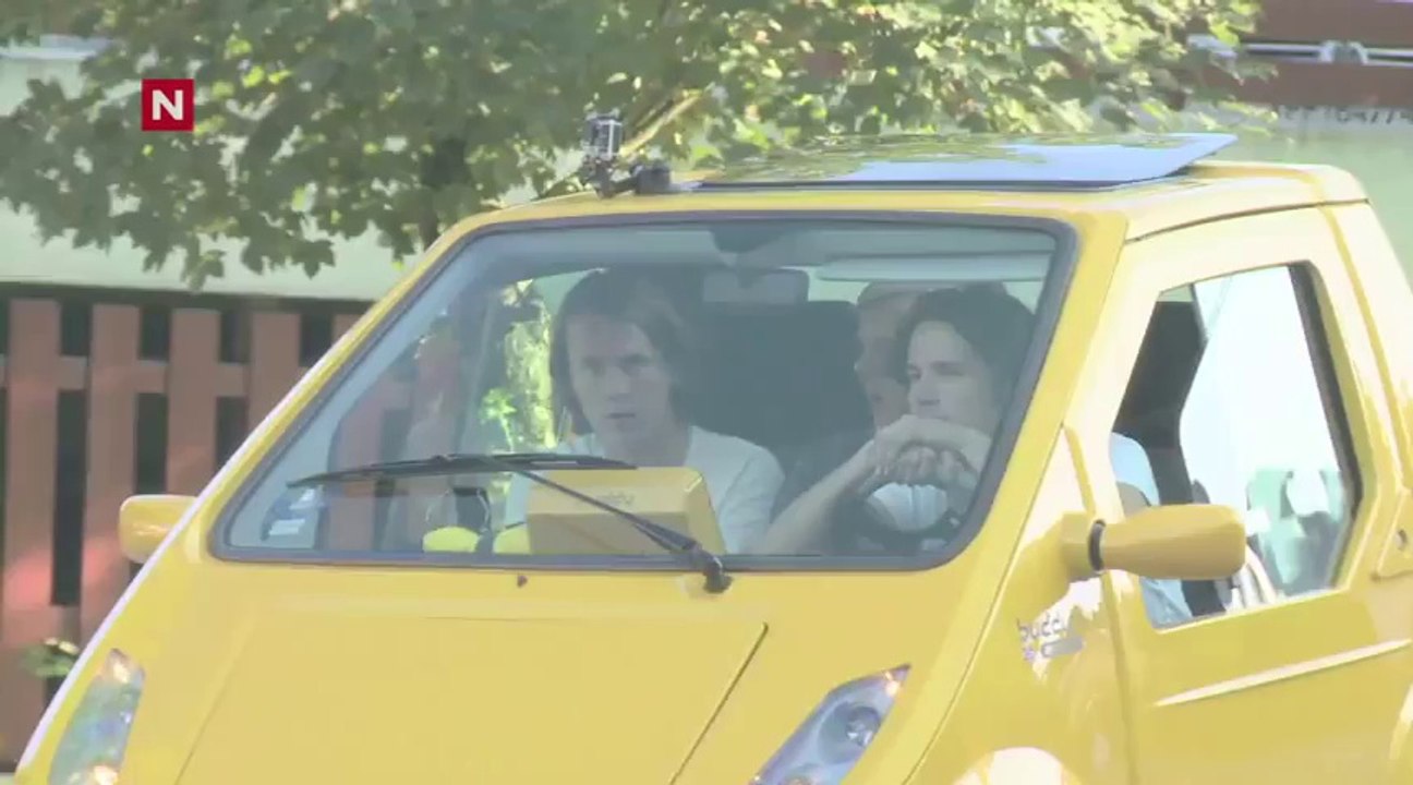 Isto é o que acontece quando se põe uma buzina de comboio num carro pequeno